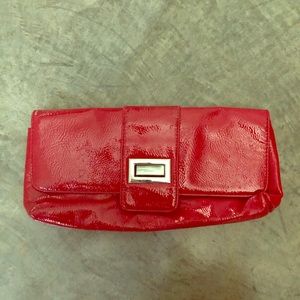 Red clutch